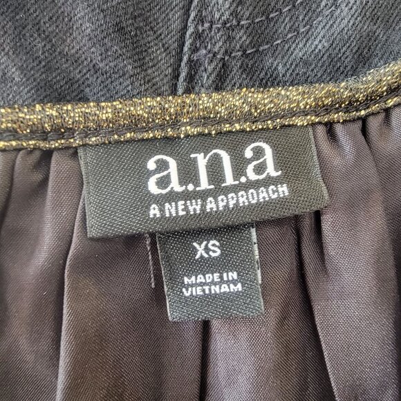 ✨a.n.a Sz XS Women's Sleeveless Sparkle gold party sleeve less Top blouse - Picture 5 of 7